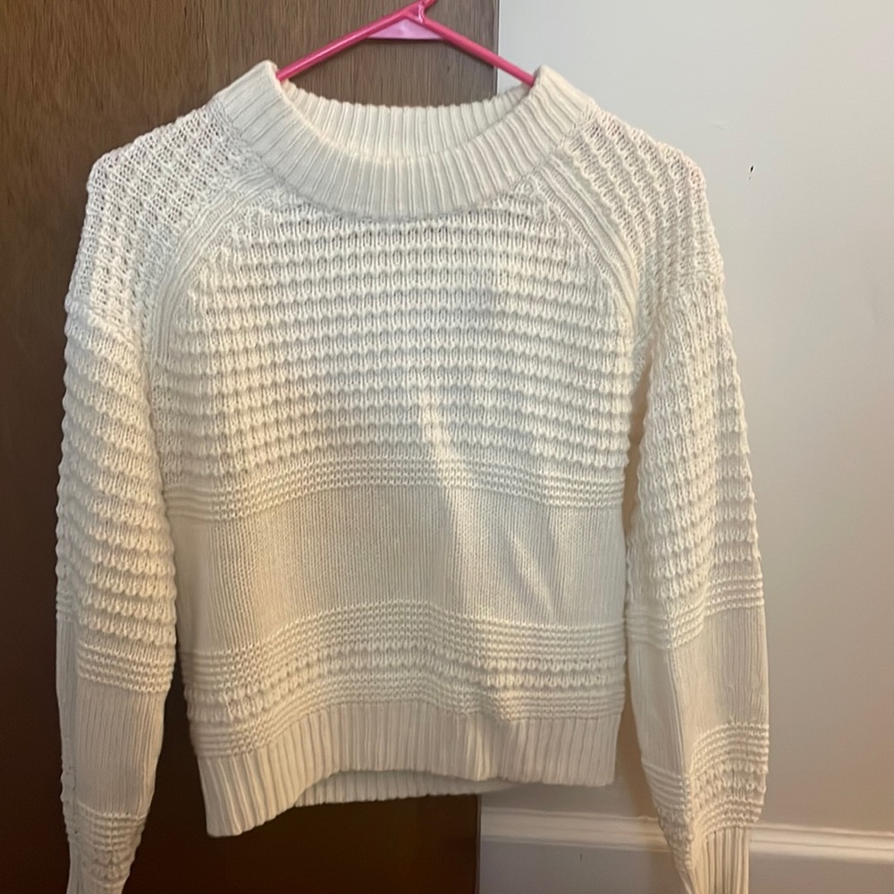 Never worn universal thread sweater